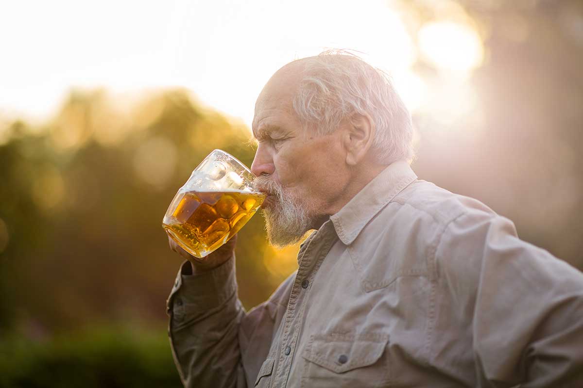 elderly-alcohol-abuse